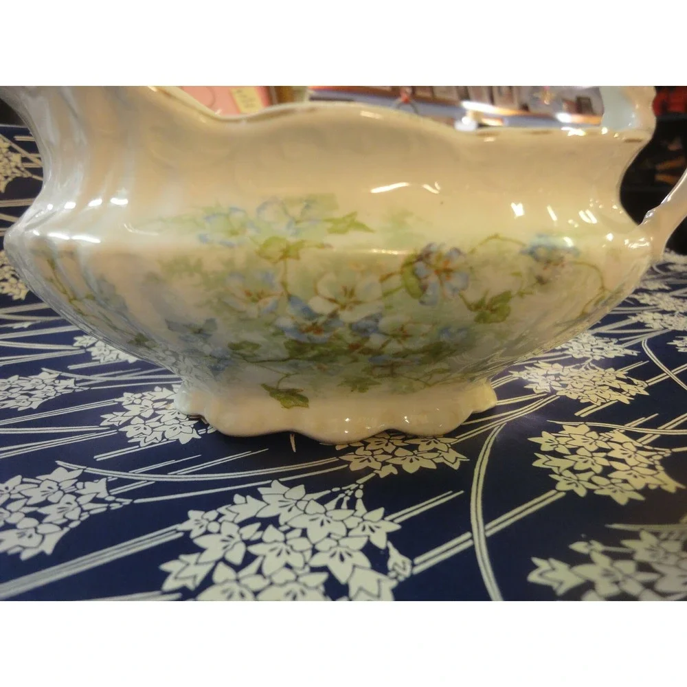 Estate find vintage gravy boat bowl with handle blue white flowers scroll work‎